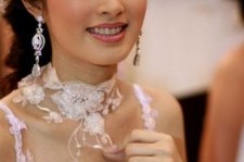 开平人妖皇后(中国富豪娶人妖皇后)