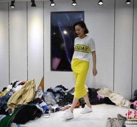 开平兼职模特试衣服(兼职做试衣模特好吗)