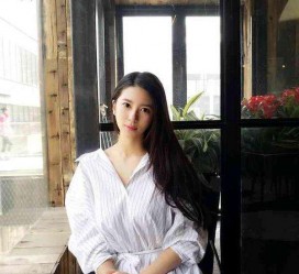 开平女友兼职模特的小说(女友兼职模特的小说保举)