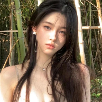 开平与商务伴游共进晚餐，愉快的营业会谈起头了