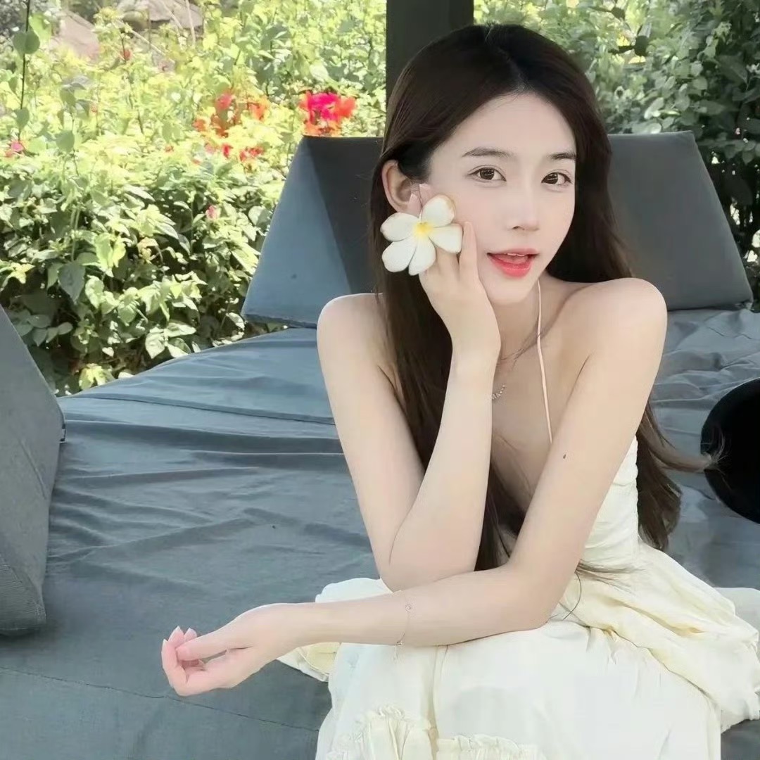 开平伴游女生Claire的资料