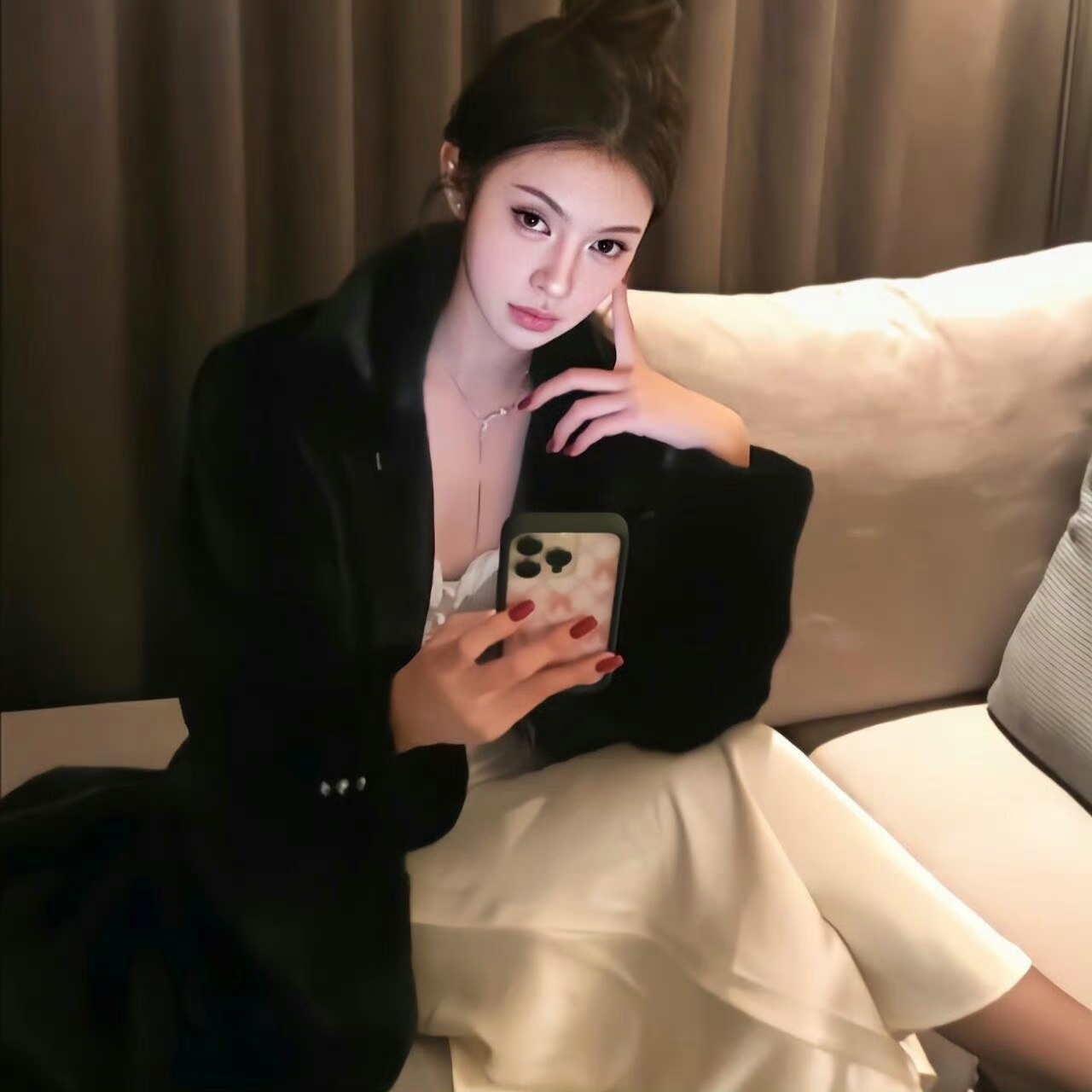 开平伴游女生周语言的资料