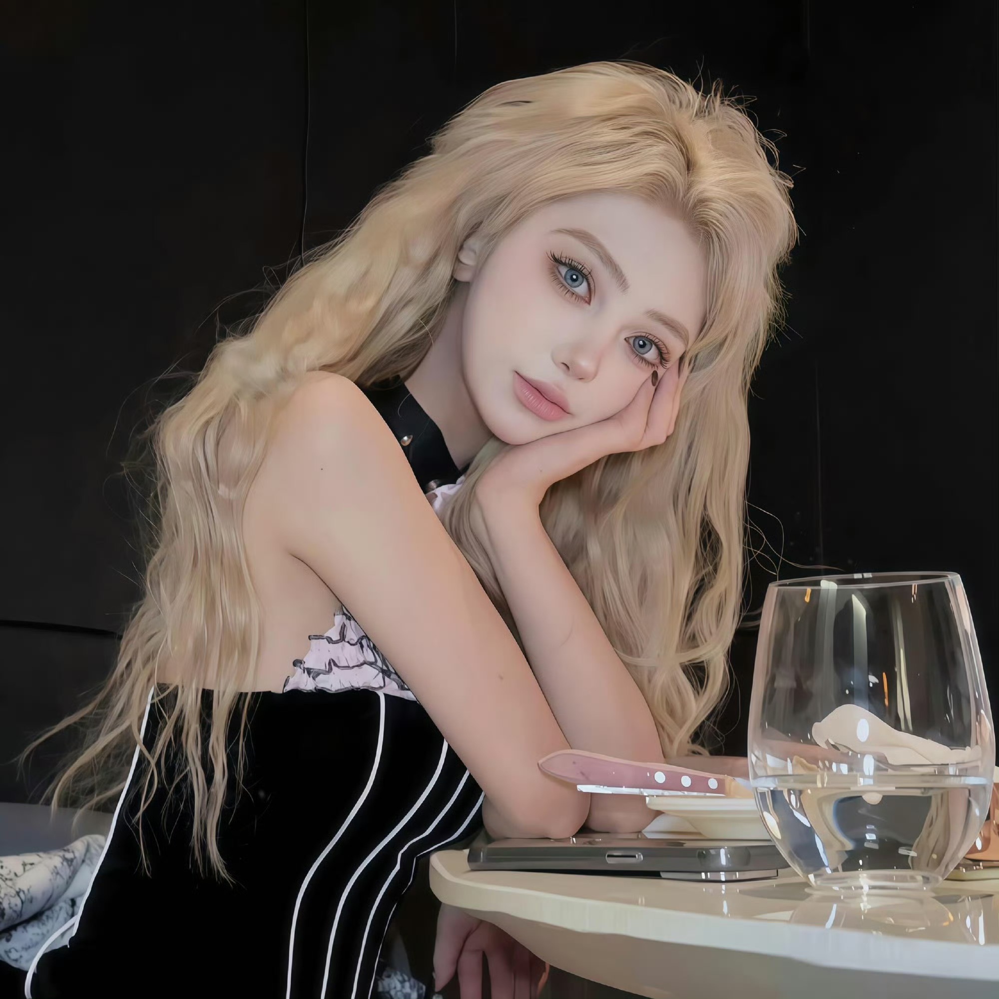 开平伴游女生晨露的资料