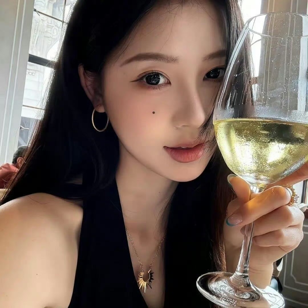 开平伴游女生 | 张诗涵的资料