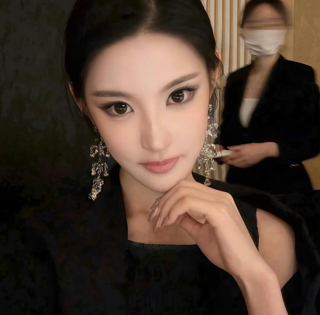 开平伴游女生 | Isabella Chen的资料