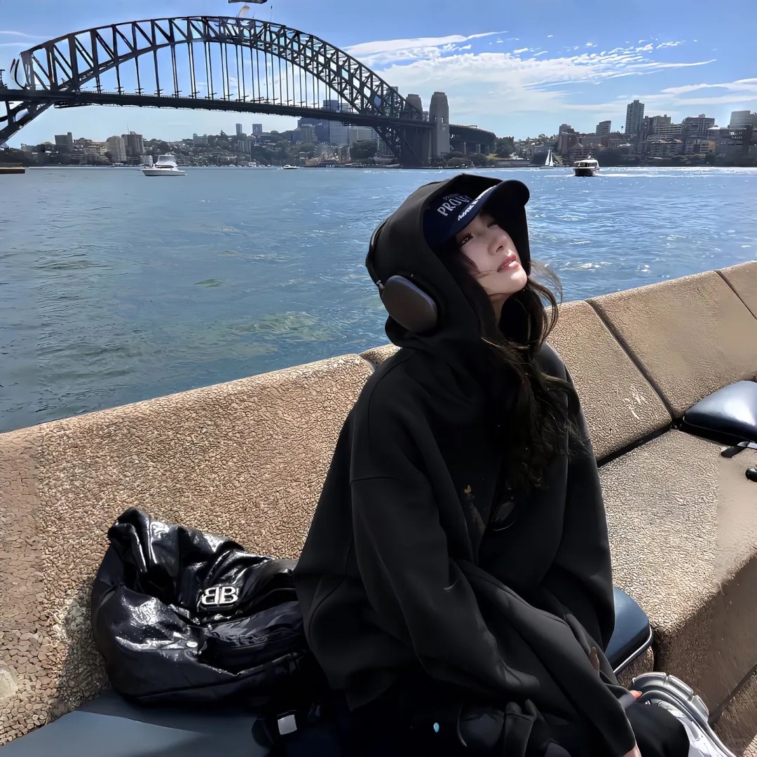 伴游女生叶知夏的资料